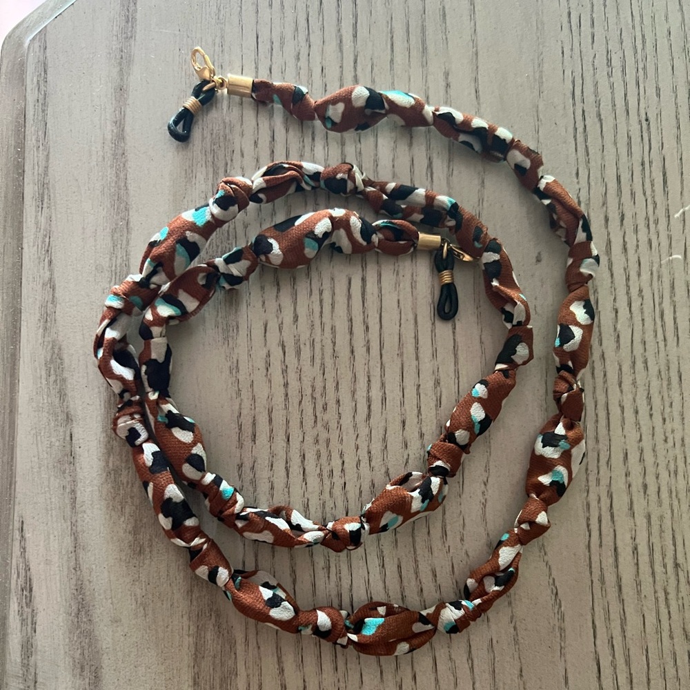 Zara glasses chain NEW